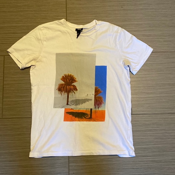 H&M Graphic Tee - Picture 1 of 3